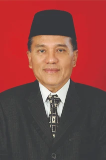 Yuzsiz samimiy fotosuratlar Yosh ota va uning qizining porno videolarini tomosha qiling